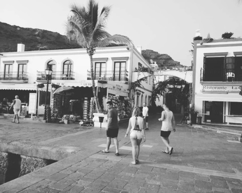 ओन्लीफैंस हैडर चित्र abbioladerose