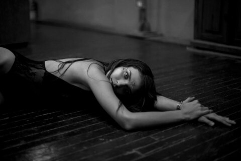 OnlyFans header picture adriarreondi