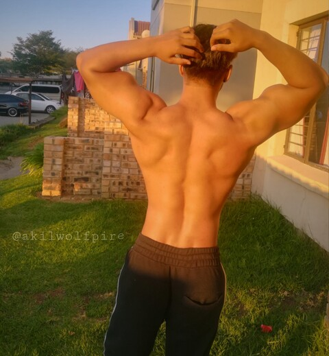 OnlyFans başlık resmi akilwolfpire