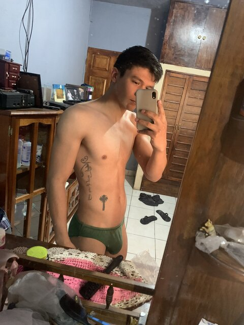 Immagine dell'header di OnlyFans albertgzzib