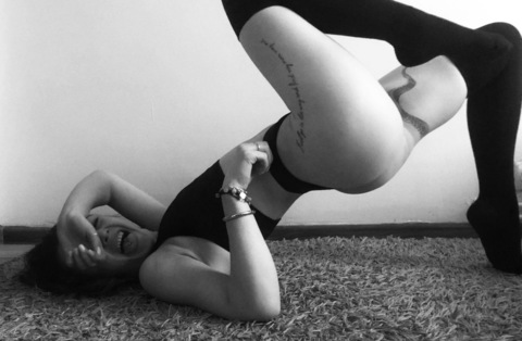 ओन्लीफैंस हैडर चित्र alexandrasacuiu