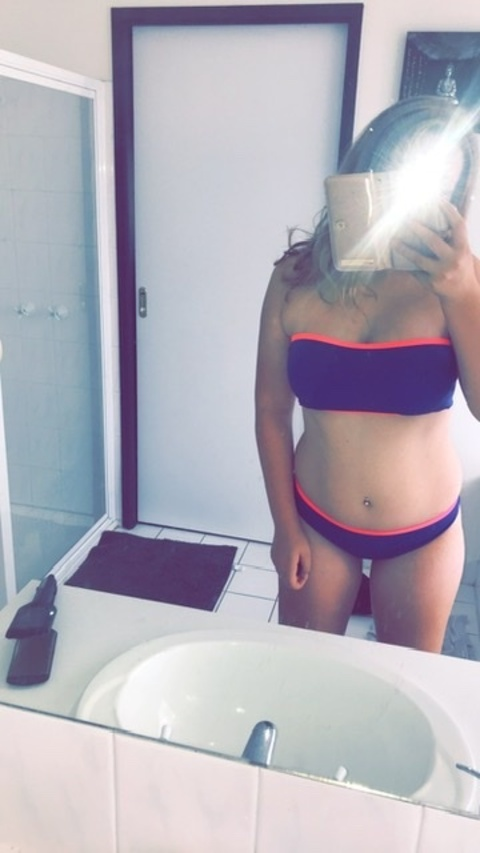 OnlyFans header picture alishajkhan