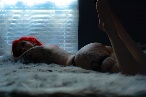 ओन्लीफैंस हैडर चित्र alyxxmarie