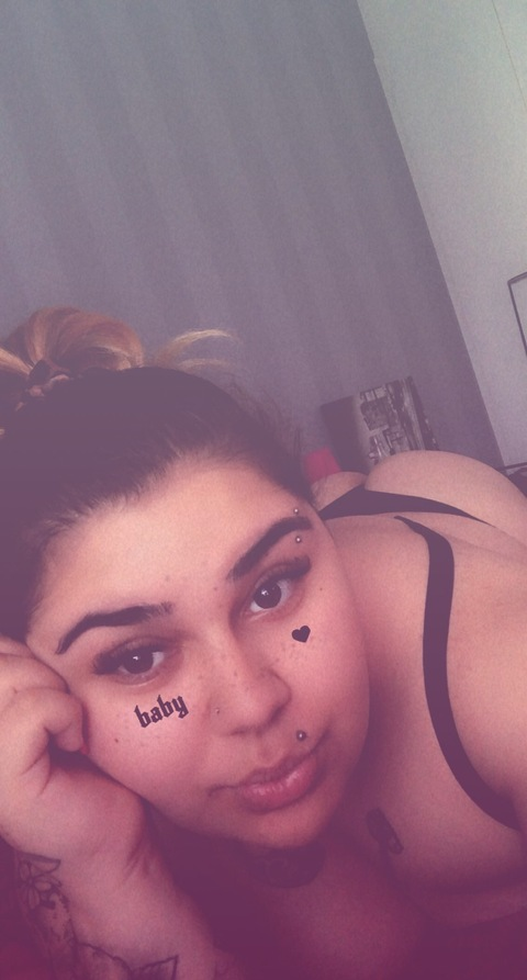 amirauh님의 OnlyFans 헤더 사진