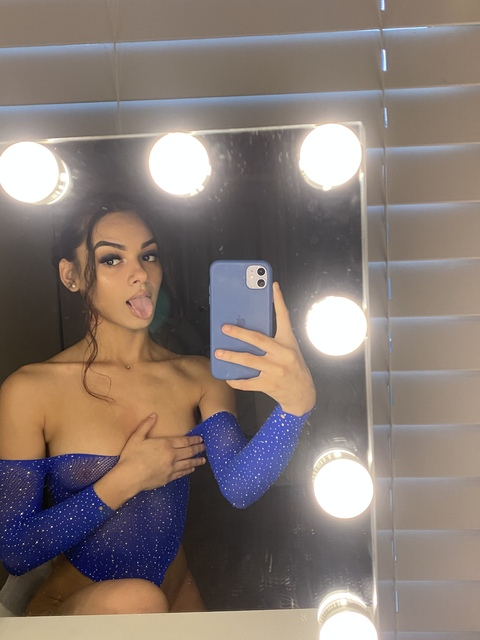 OnlyFans header picture apmxo