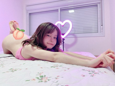 OnlyFans header picture arisepeachy