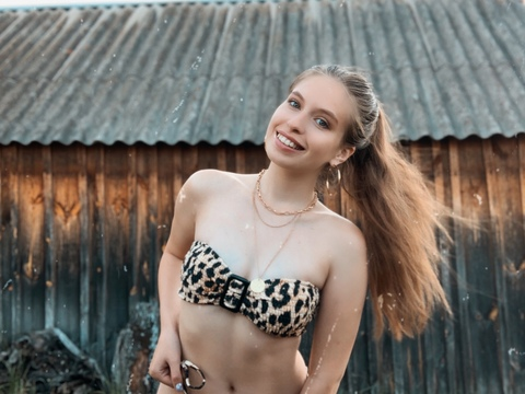 OnlyFansヘッダー画像aristeia