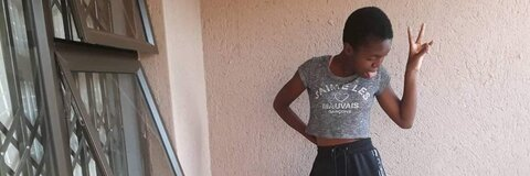 ओन्लीफैंस हैडर चित्र asanda116