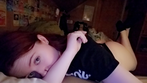 ओन्लीफैंस हैडर चित्र badmoogle