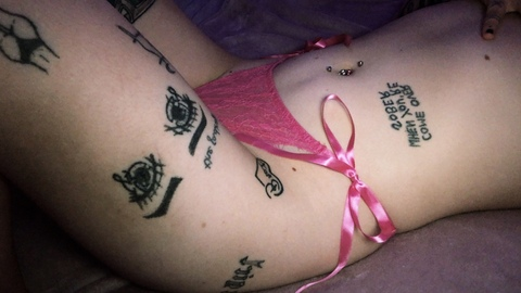 ओन्लीफैंस हैडर चित्र bbyvampire