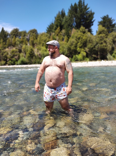 ओन्लीफैंस हैडर चित्र bearpamp