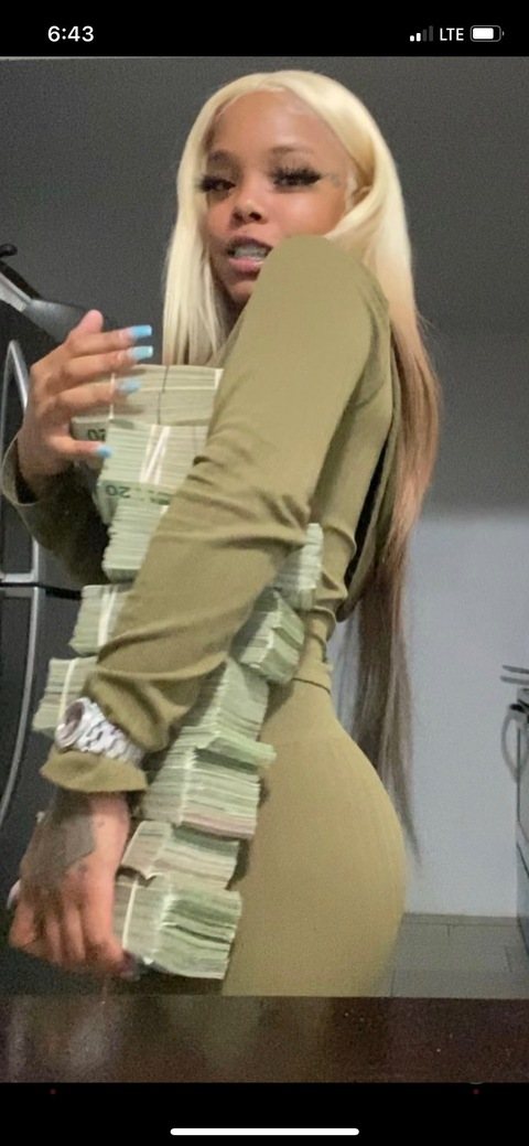 OnlyFansヘッダー画像bigquii