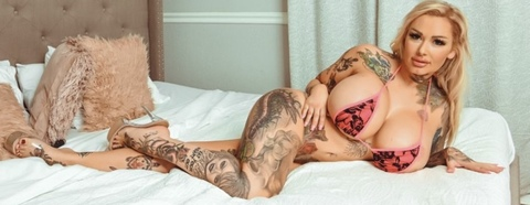 Gambar header OnlyFans bombshelldez