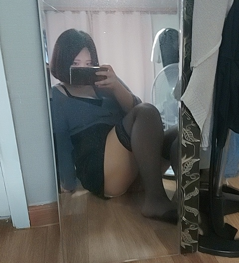 ओन्लीफैंस हैडर चित्र bora_body