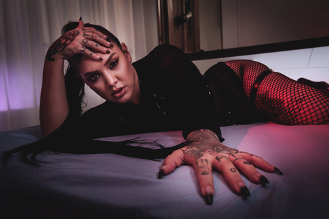 Imagem do cabeçalho do OnlyFans de born2bebratz