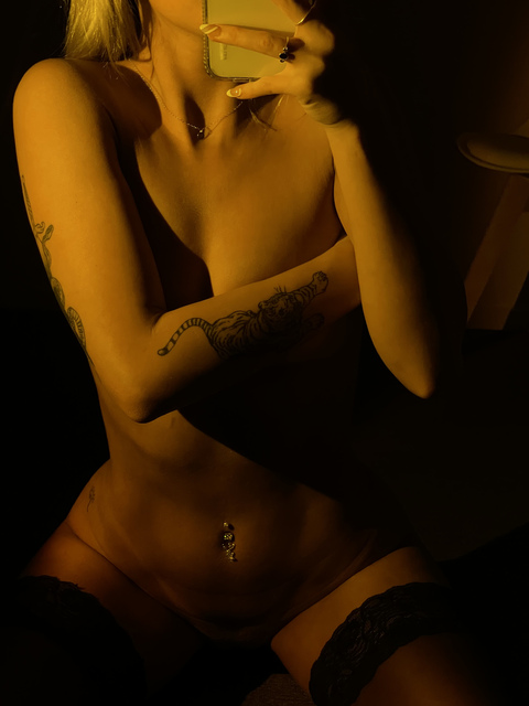 Gambar header OnlyFans breepopppy