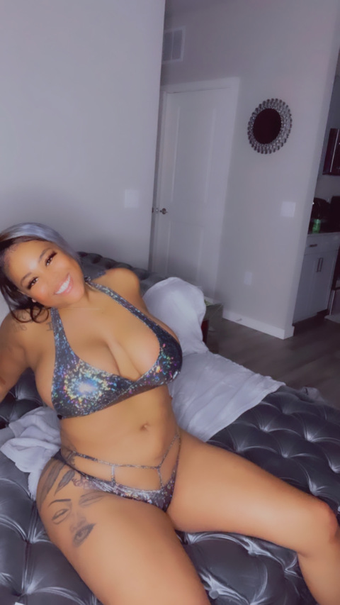 OnlyFans header picture briellagalaxyxxx