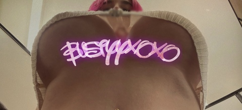 OnlyFans header picture bustyyxoxo