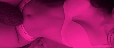 ओन्लीफैंस हैडर चित्र caevelyn