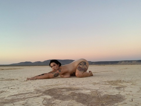 OnlyFans header picture caitlinzielinski