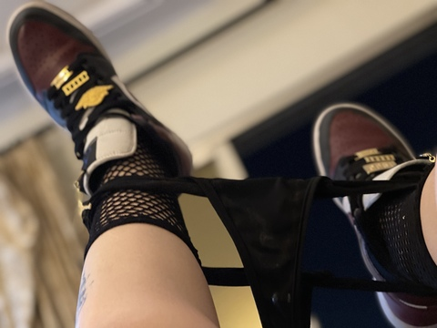 OnlyFans header picture cannabisforgirl