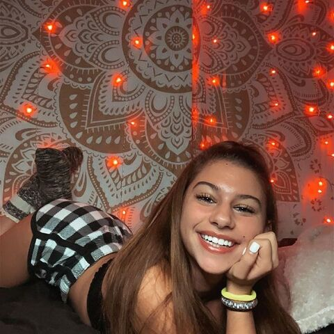 carlieemarieee님의 OnlyFans 헤더 사진