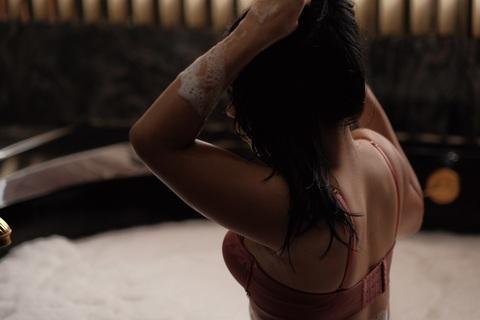 Фото заголовка OnlyFans carolinees