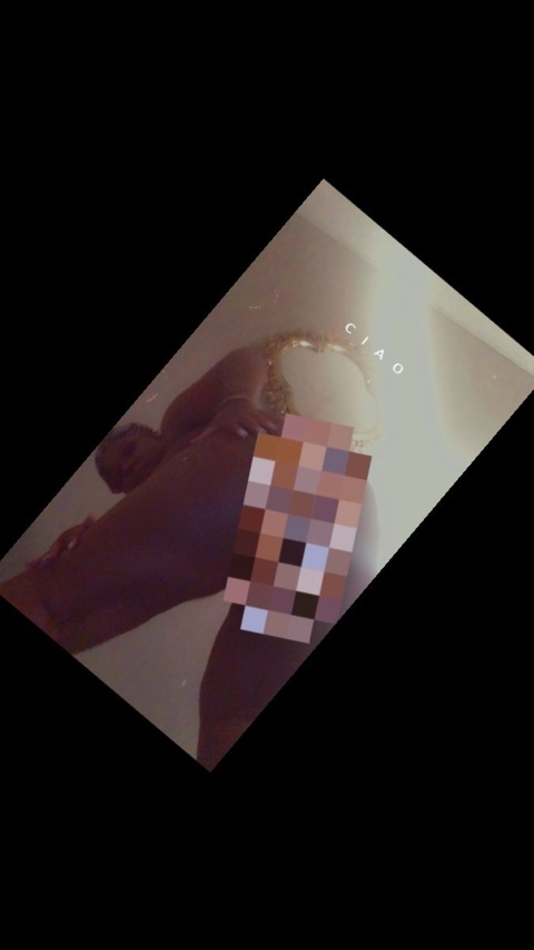 ओन्लीफैंस हैडर चित्र charitya