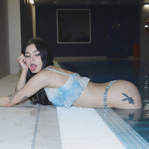 Imagem do cabeçalho do OnlyFans de chillqueenie