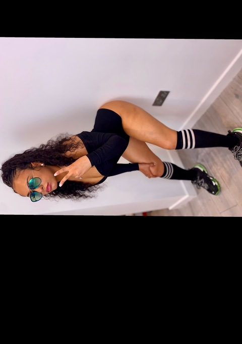 Gambar header OnlyFans chryseis.gl