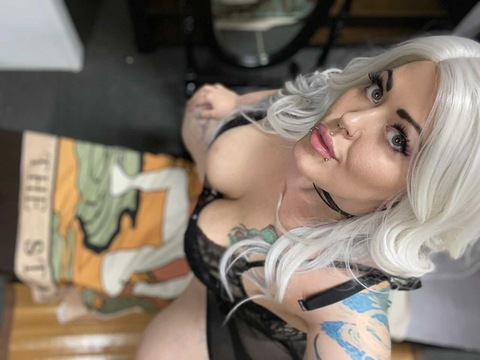 Zdjęcie nagłówka OnlyFans cinnamonanarchy