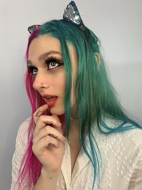 OnlyFans header picture cloe_foxbow