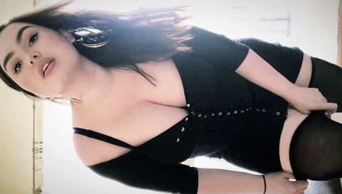 curvybrit님의 OnlyFans 헤더 사진