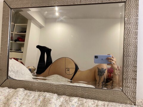 OnlyFans header picture cutebutlakra