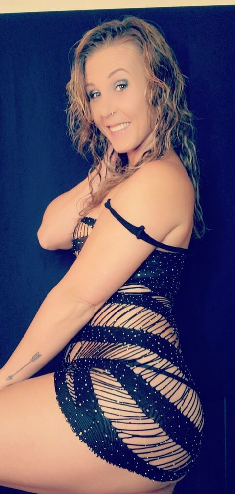 ओन्लीफैंस हैडर चित्र dailydoseofsunshine90