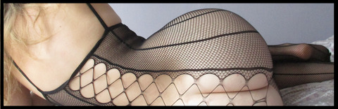 OnlyFans header picture divinenini