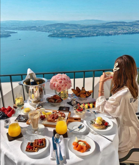 ओन्लीफैंस हैडर चित्र domina_clara