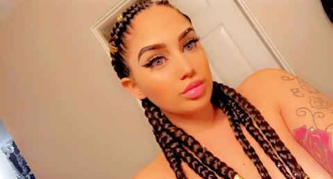 Снимка за заглавие на OnlyFans donia2327