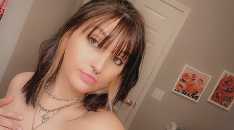 OnlyFans header picture emmarose199