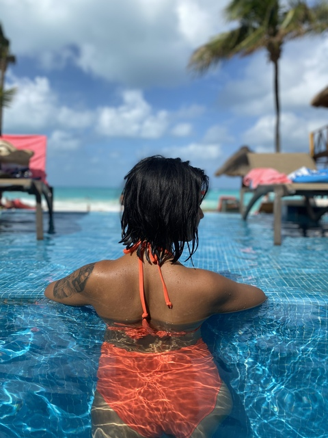 OnlyFans header picture emmayouthl