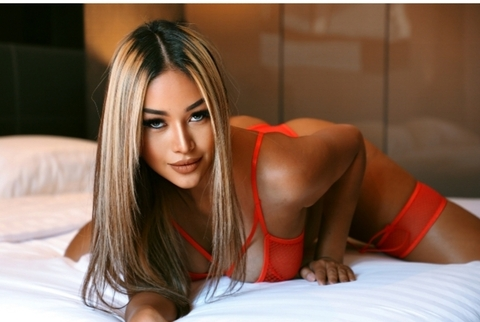 OnlyFansヘッダー画像emmysuksomdan