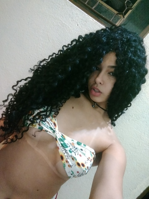 Immagine dell'header di OnlyFans eymirian