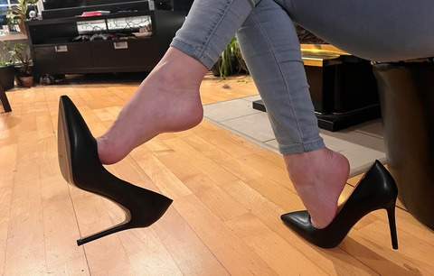 OnlyFans header picture f1r3b27