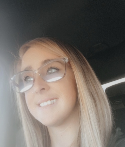 OnlyFans header picture farmersdaughter26