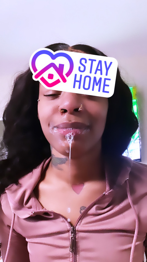 OnlyFansヘッダー画像fineeassbrattttt