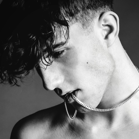 ओन्लीफैंस हैडर चित्र flipsyof