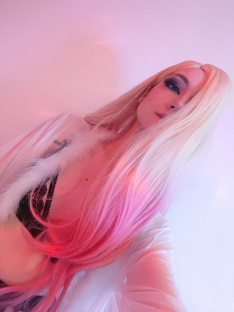 OnlyFans header picture fox-me