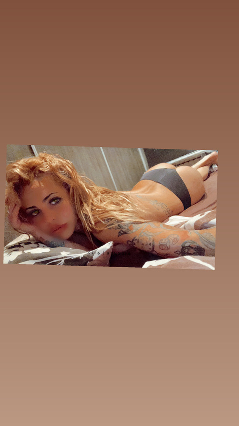 ओन्लीफैंस हैडर चित्र geelleenn