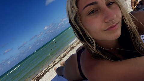 Gambar header OnlyFans gia1802