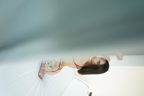 ओन्लीफैंस हैडर चित्र giulieeet